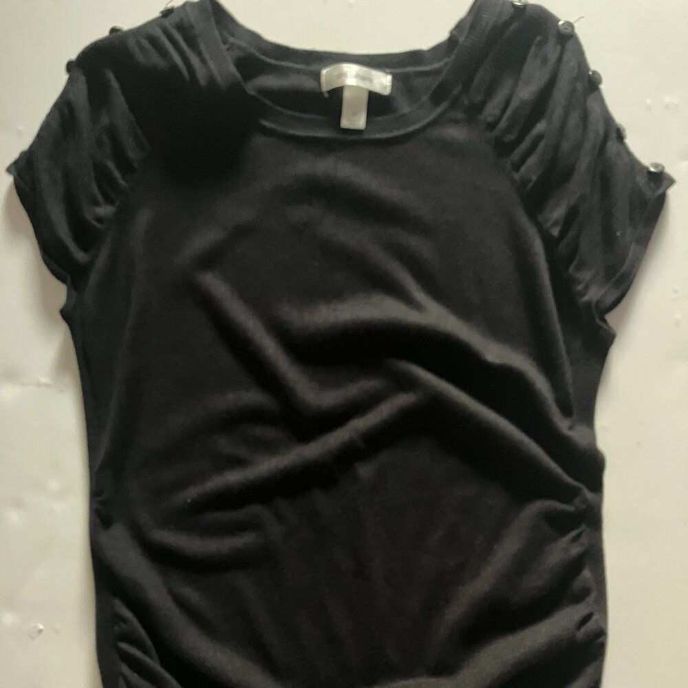 WOMEN'S BLACK SWEATER